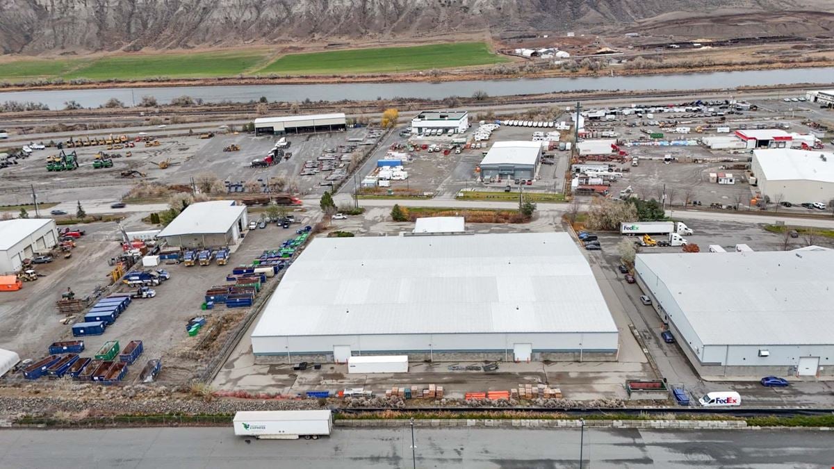 Freestanding distribution facility on 2.84 acres, available for lease