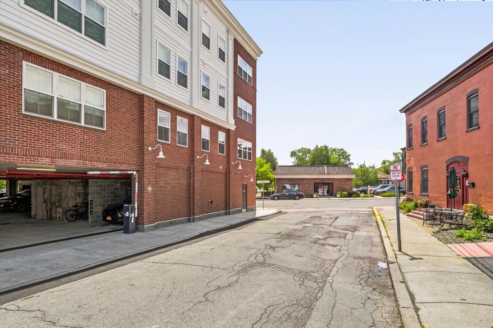 122 Greenwich Ave