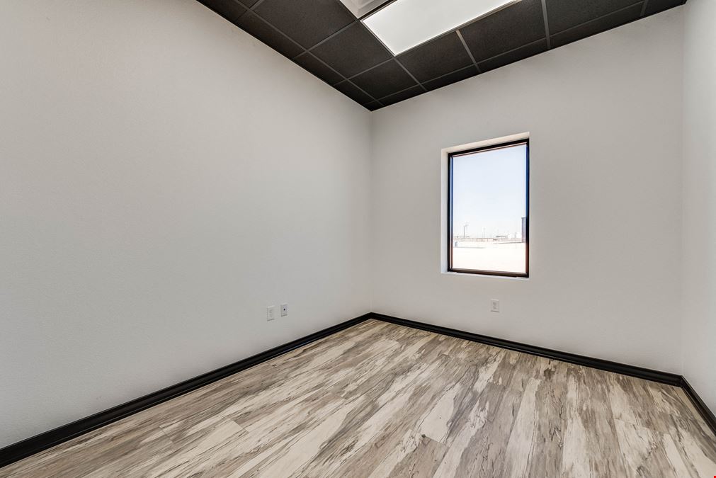 Industrial Shop/Office w/Wash-Bay