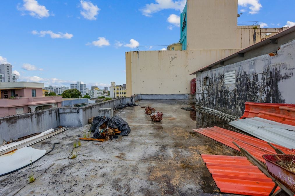 Three-story Commercial Building @ Ponce de Leon, San Juan - For Sale