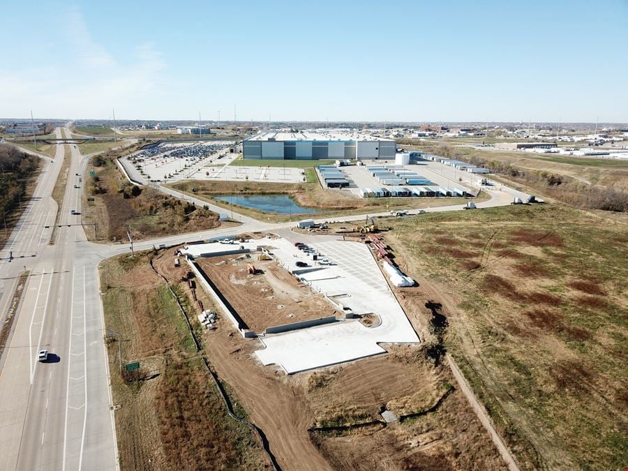 13770 Hwy 370 - Industrial Building