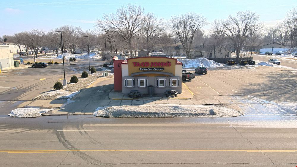 Vacant QSR - Former Taco John's