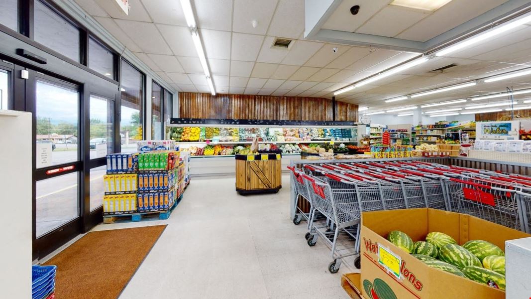 Retail Center with Profitable Grocery Store