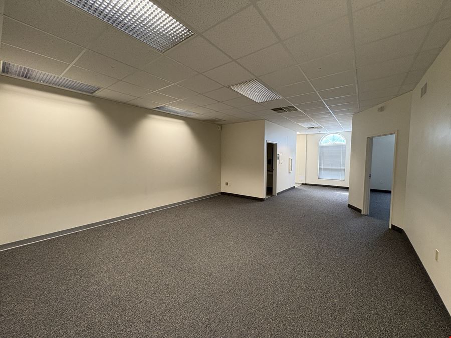 1230 W Candletree