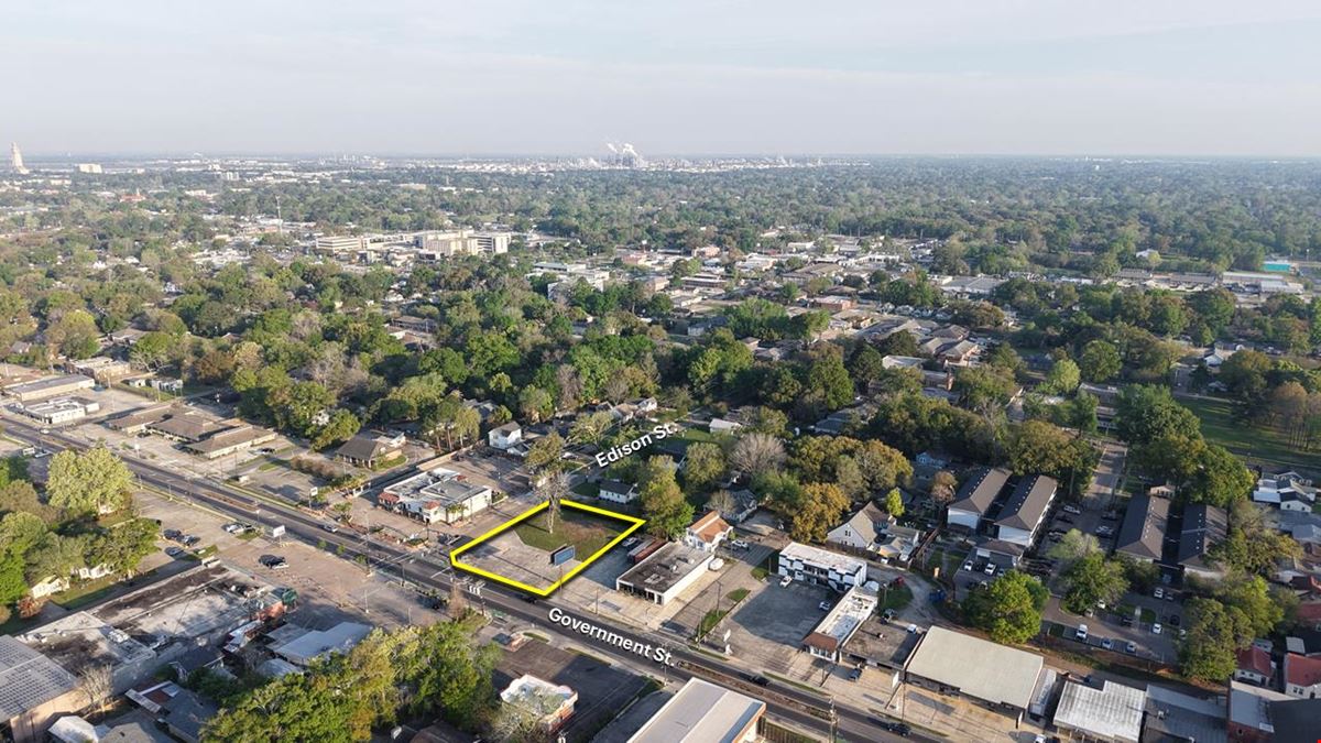 ˜ 0.5 Acre Tract w. 100' Frontage