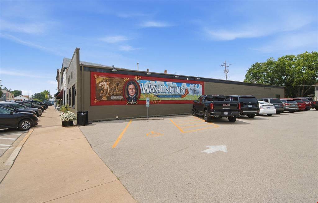 122 N Main St