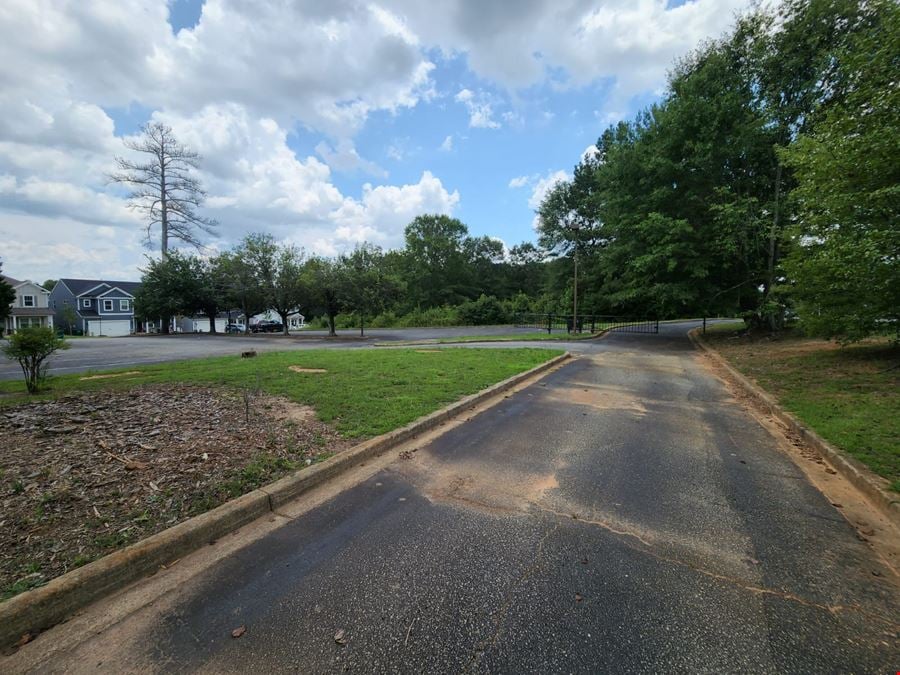 12K SQ FT Bdg Near SMC in Spartanburg, 55 Parking Spaces