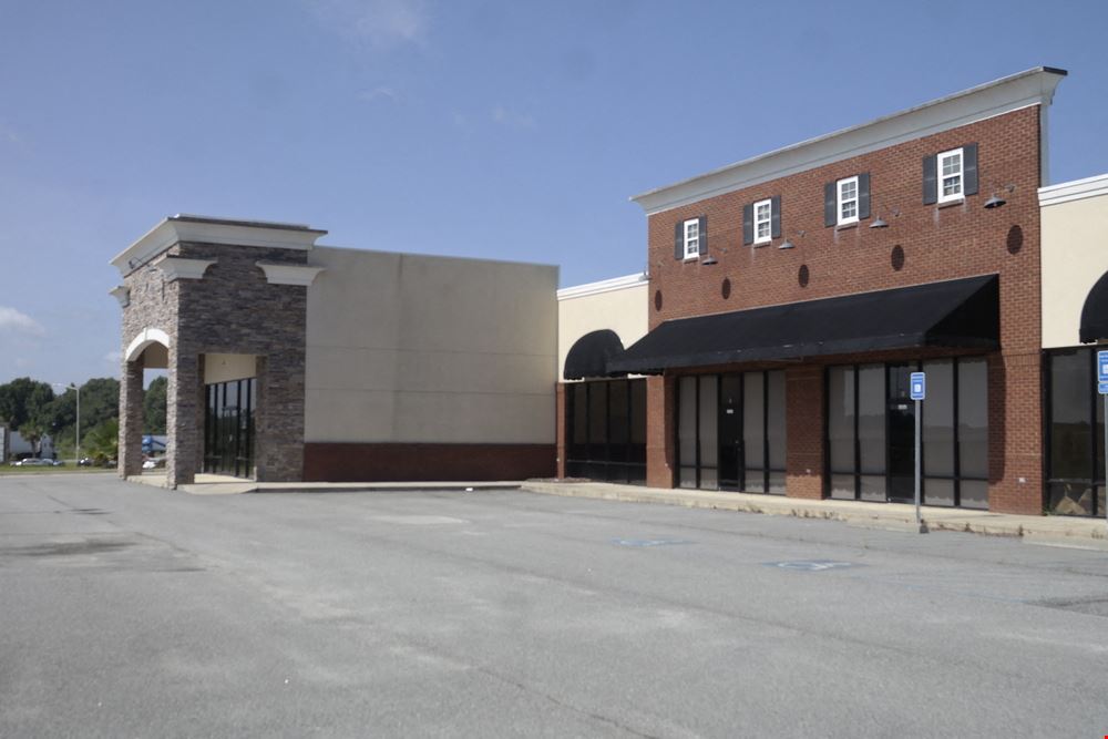 Prime I-75 Retail Center for Lease | 1,500 - 38,700 SF