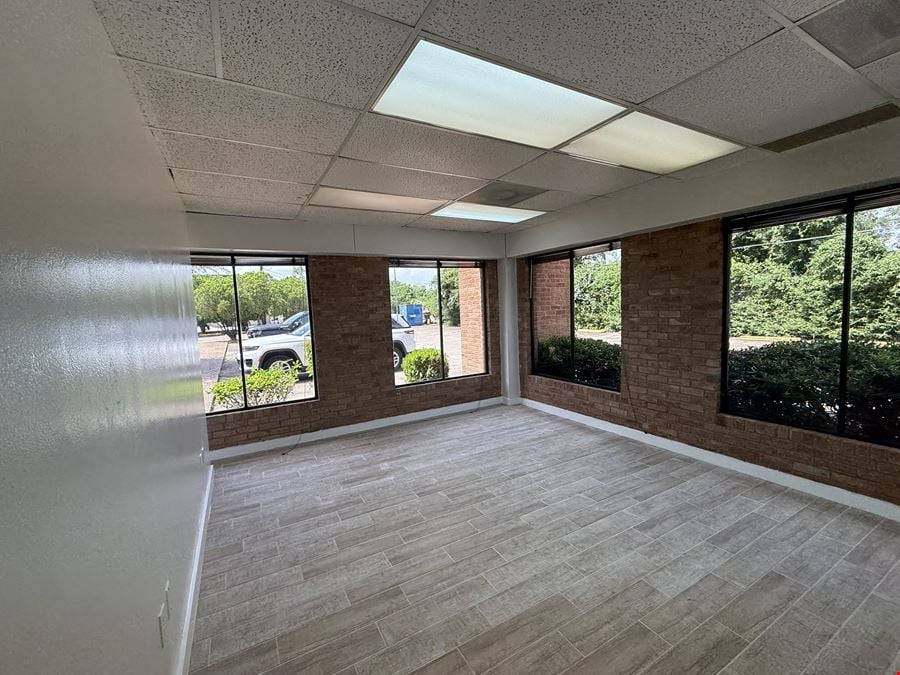 17150 Butte Creek Rd, Houston, TX 77090- 18,847 SF BLDG, 47,916 SF LOT