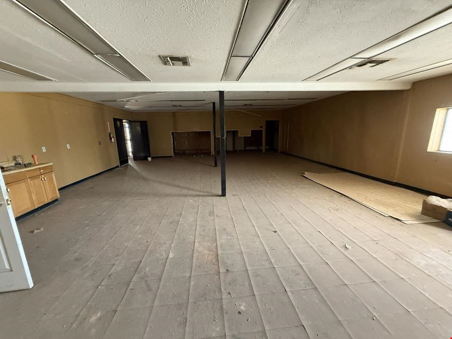 1561 W Hwy 82