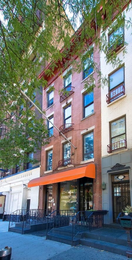 Preview of Retail space for Rent at 336 E 59th St