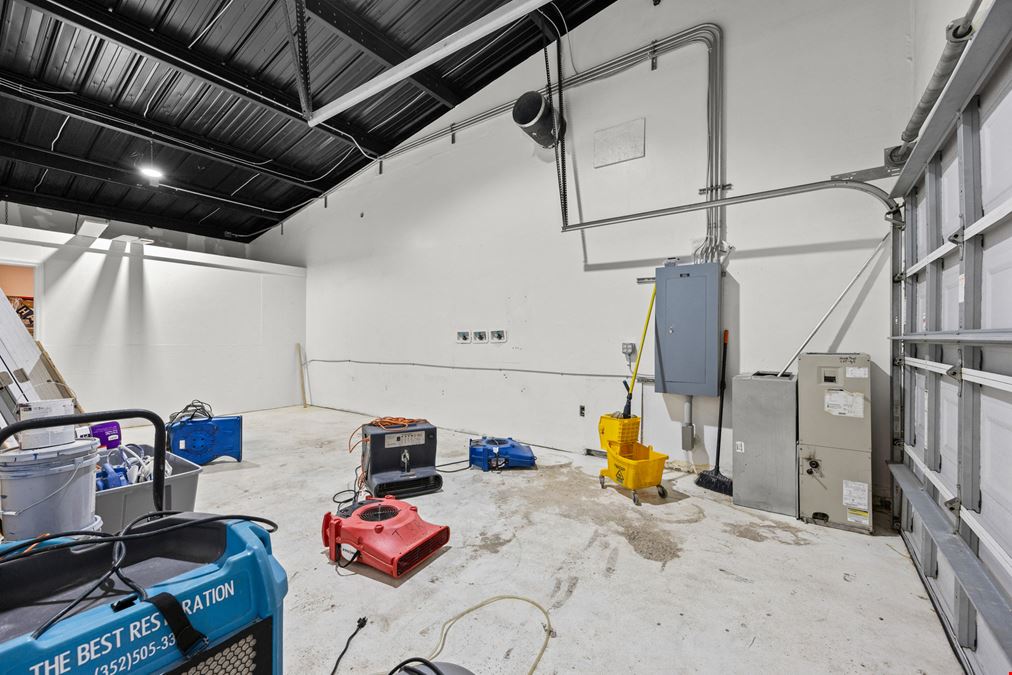 Versatile Office/Warehouse/Flex Space in Prime SW Gainesville Location