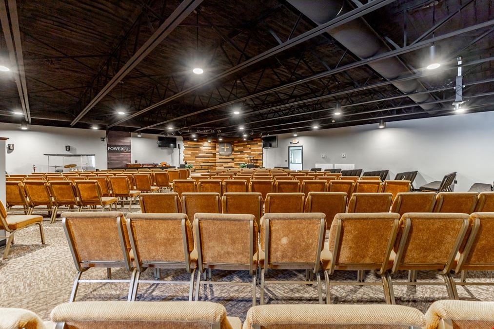 Church or Office/Retail Building on Brainerd Rd ± 8,816 SF