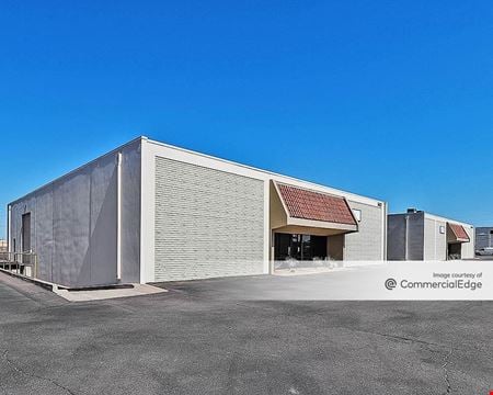 Preview of Industrial space for Rent at 3401 West Whitton Avenue