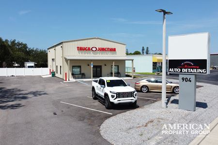 Preview of commercial space at 904 S Tamiami Trail