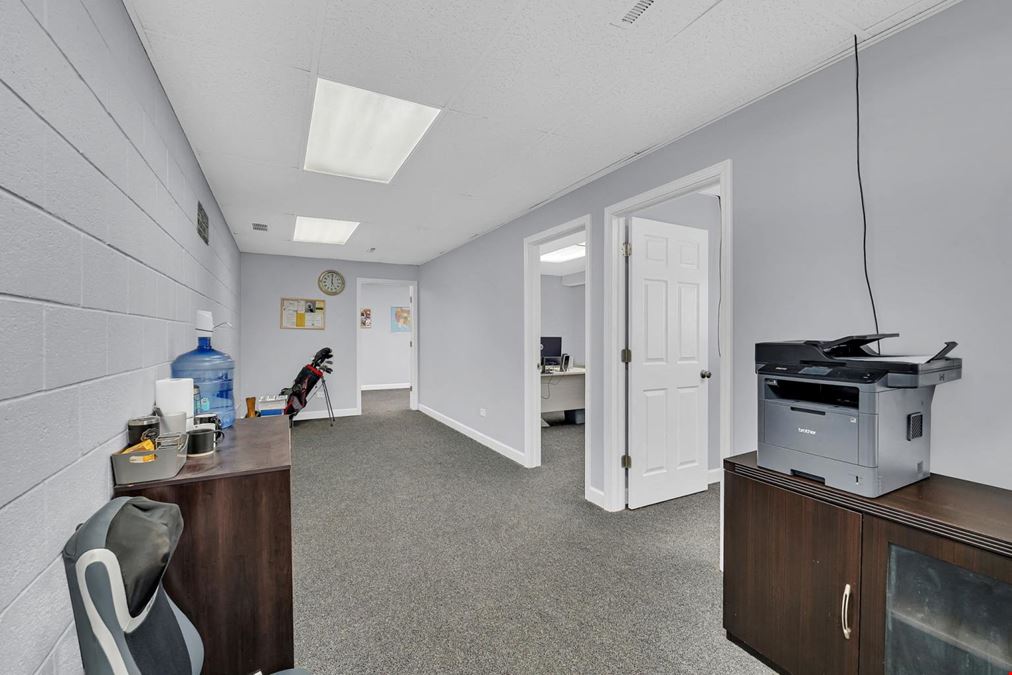 3S340 Rockwell St, Unit 201 - 2nd Floor North, Warrenville, IL 60555