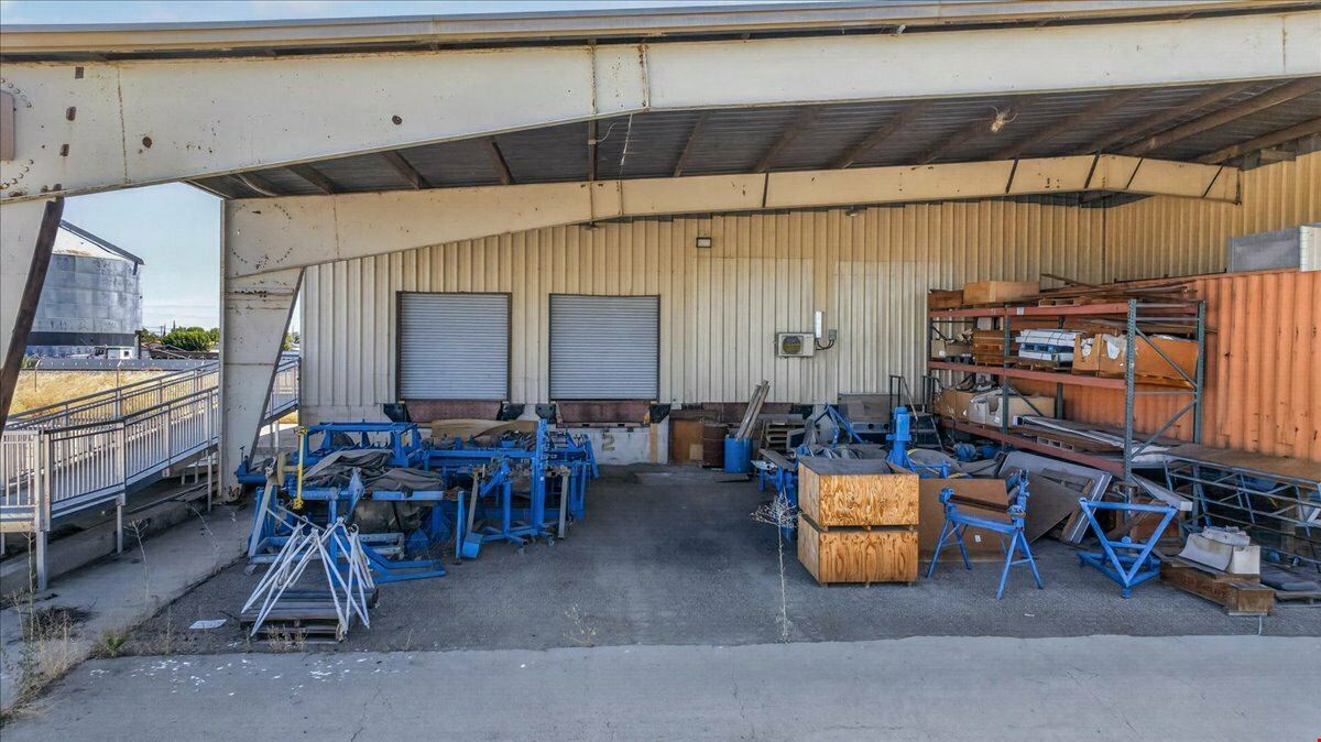 ±21,000 SF on ±18 Acres of Prime Industrial Land in Firebaugh, CA