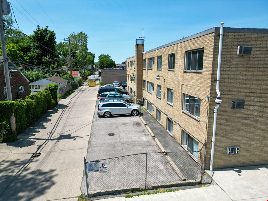 Plymouth Green Apartments