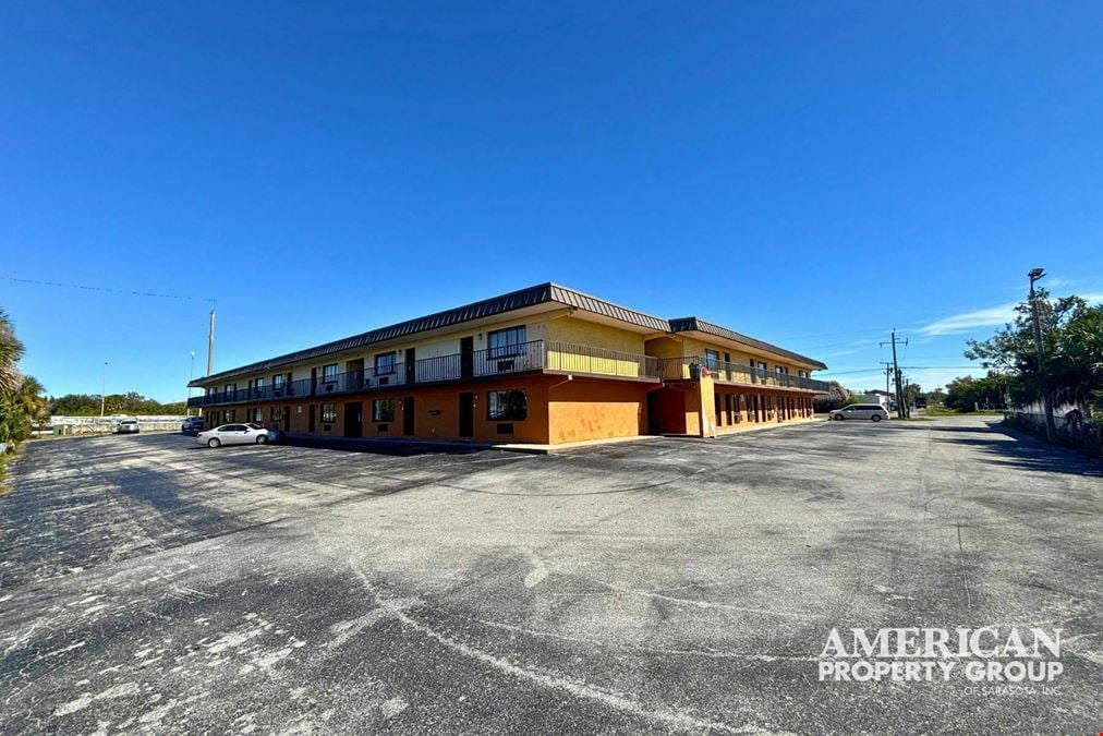 Hospitality & Dining Opportunity on Tamiami Trail