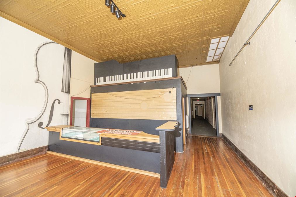513 E Main St