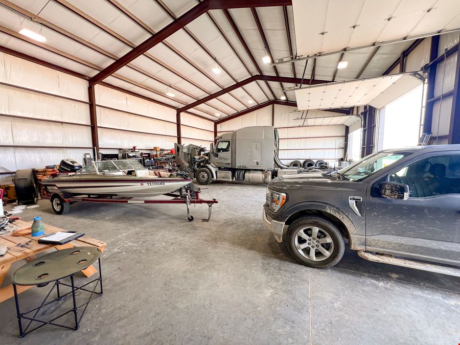 3719, 3719A & 3719B N. County Road 1148