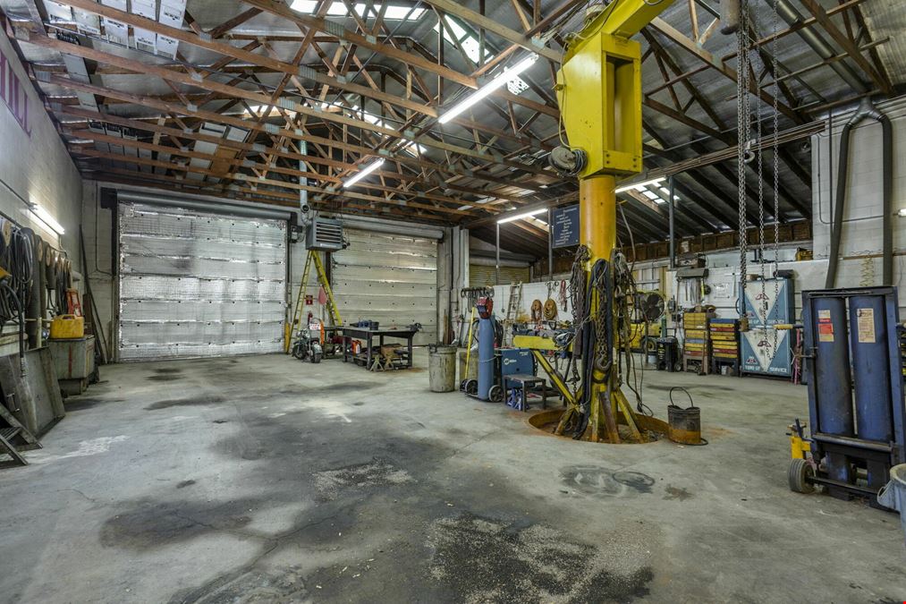 LARGE INDUSTRIAL MAINTENANCE & REPAIR SHOP NEAR MERCK & MILLERCOORS