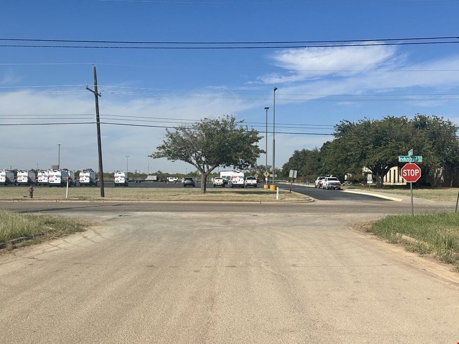 4260 Treanor Drive - 3.00 ACRES