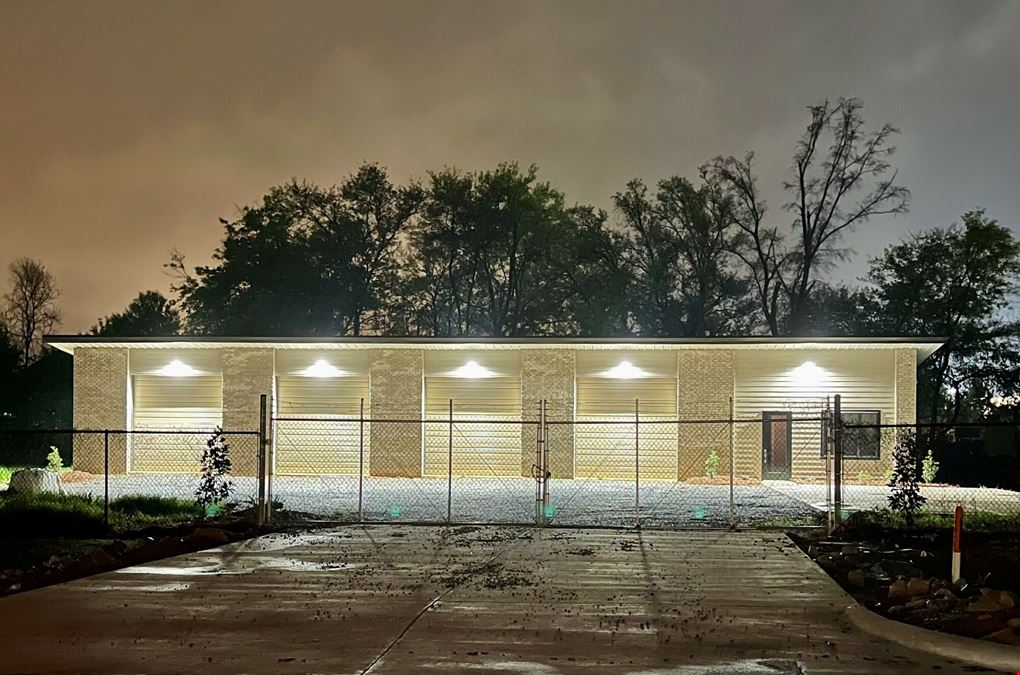 Office Warehouse with storage yard near AWS.