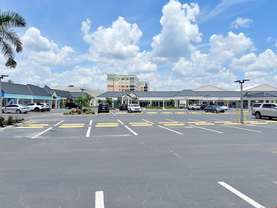Santini Marina Plaza
