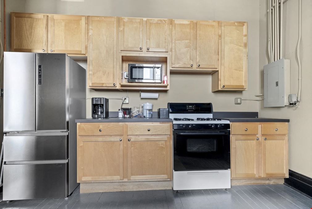 Clifton Heights Third-Floor Office Suite