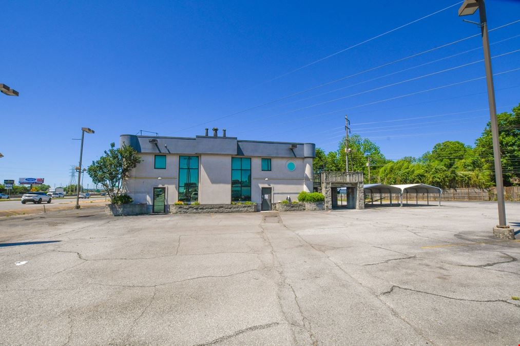 2223 Memorial Pkwy SW