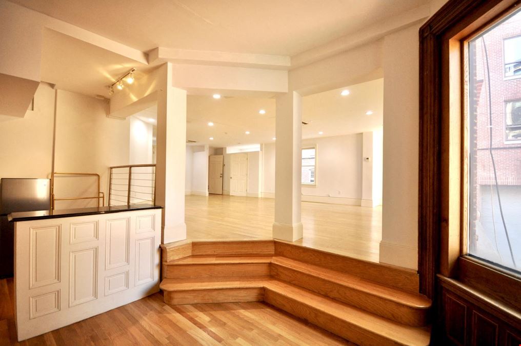 218 Newbury St