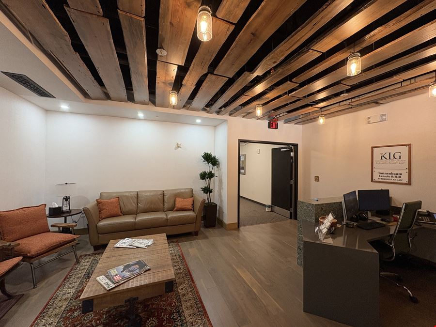 UPSCALE PROFESSIONAL EXECUTIVE OFFICES!