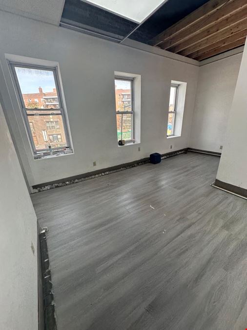 1576 Flatbush Ave