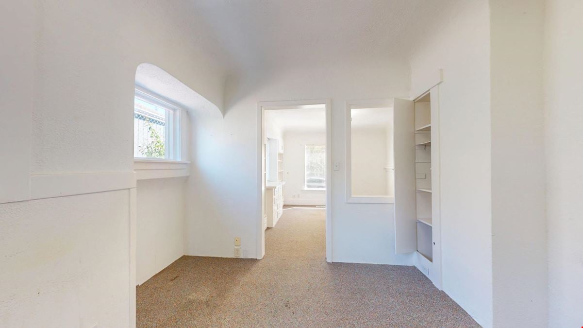 1718 4th Ave E