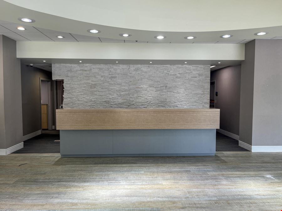 Iconic Retail Space in the Kahler Grand