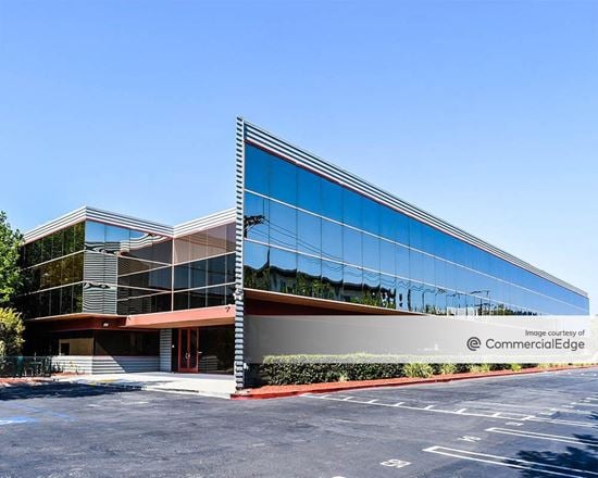 Preview of Office space for Rent at 320 North Halstead Street