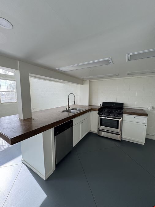 88 N Oak St Ste 1C