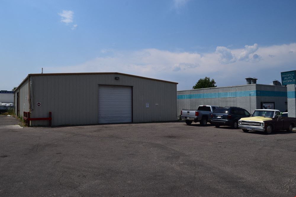 4,000 SF Automotive/Warehouse For Lease