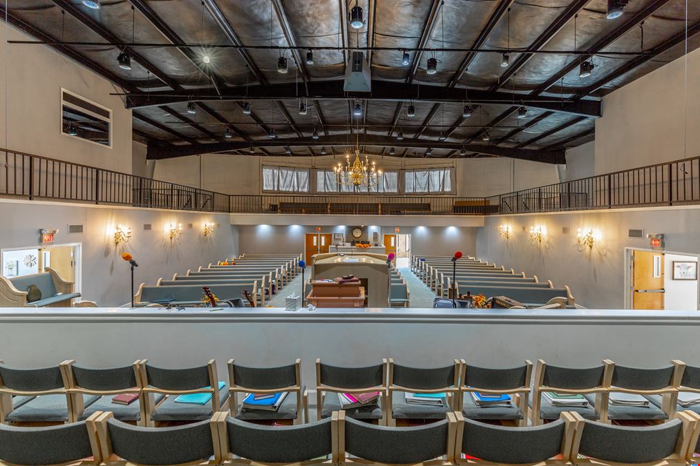 Move-In Ready 9,606 SF Church on 3.8 Acres by Hwy 58 and Hwy 153