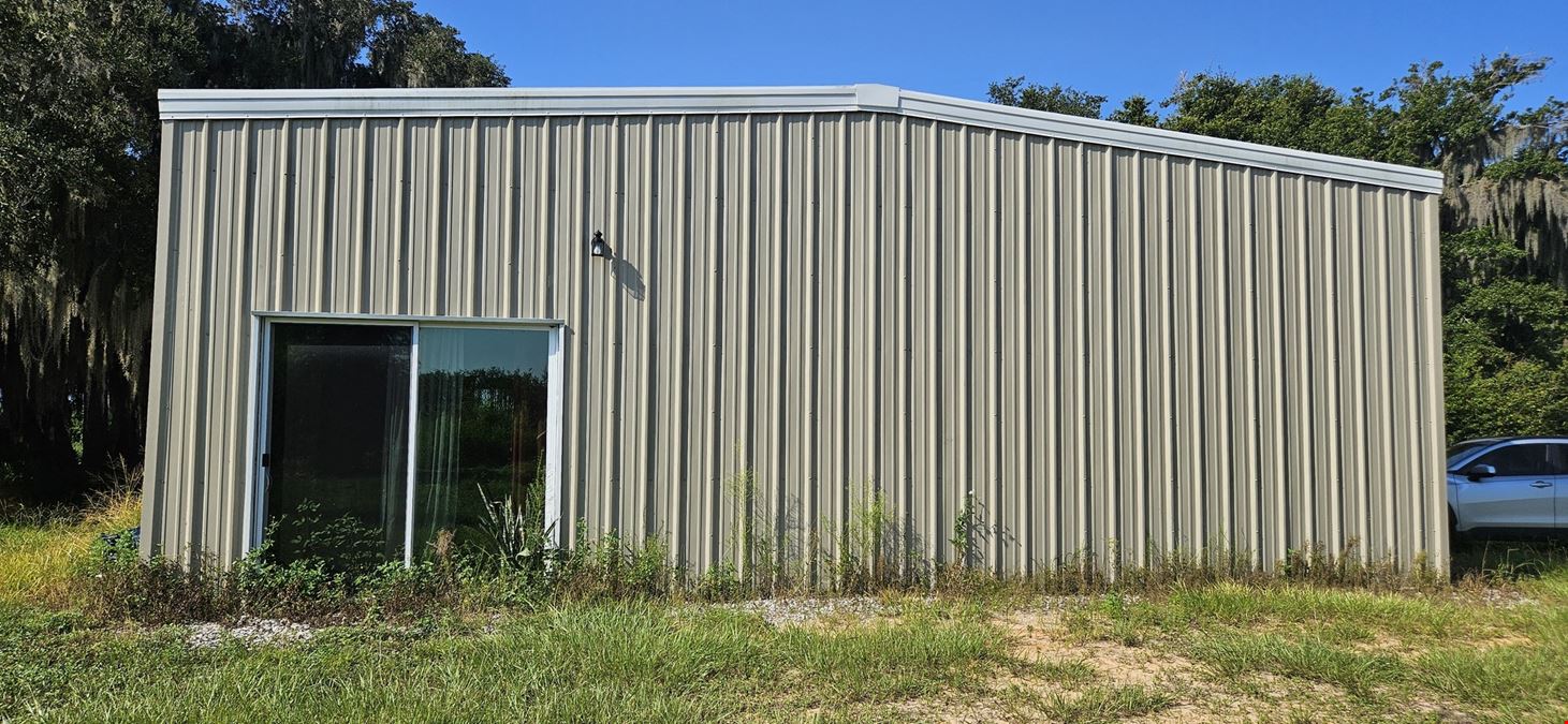 34 Acres on Lake Moody w/2400 sq ft Barndominium