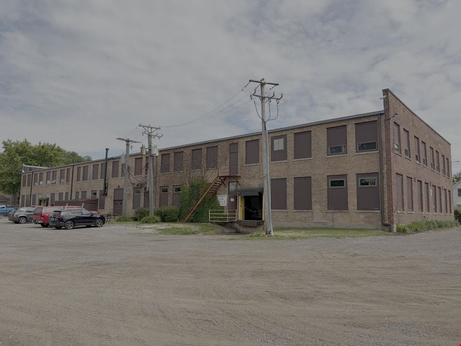 32,932 SF Industrial Building for Sale/Lease