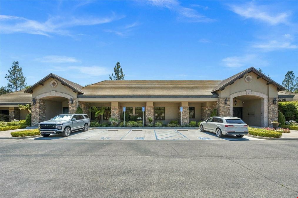 Prime Professional Office Space Located in NW Fresno
