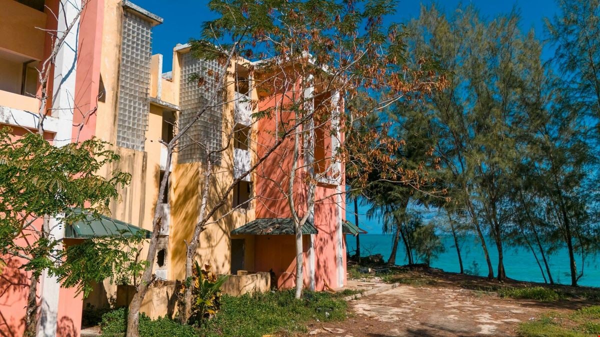 Beachfront Re-Development Opportunity in Loíza For Sale