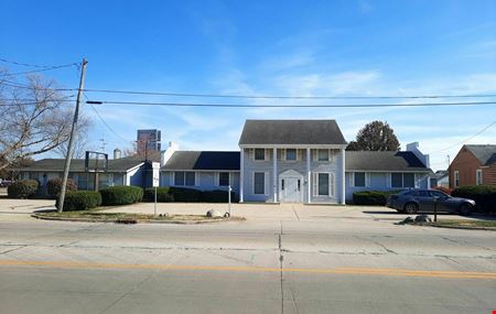 Preview of commercial space at 711 N. Earl Ave.