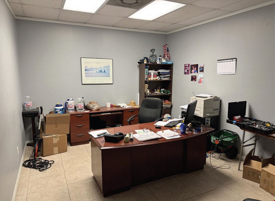 Industrial Warehouse with Excellent Visibility Along Metro Parkway!