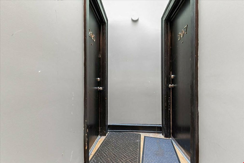 Prime Investment Sale | 4 Unit | 8%+ Cap Rate | Mixed-use Resi & Comm | Egg Harbor City, NJ