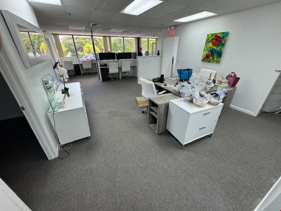 1697 SF Suite 207 Professional and Medical Office Space