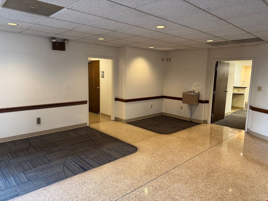 2007 W Franklin St Suite B
