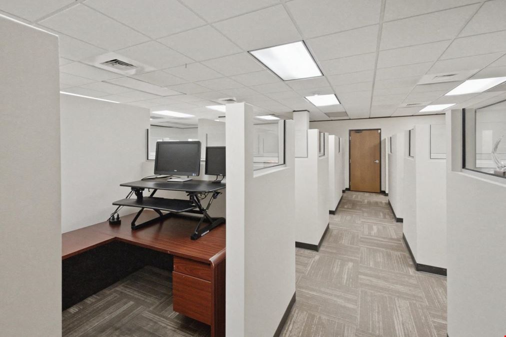 2550 S I-35 Frontage Rd